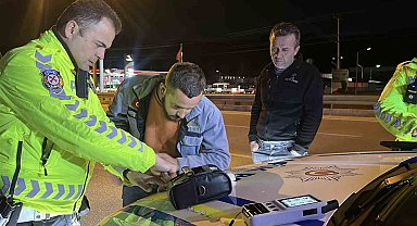 Uygulama noktasına gelmeden sürücü değiştirdi, kendisi itiraf etse de kamera kaydı istedi