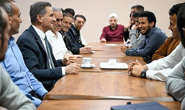 Vali Baruş öğrencilerle iftar etti