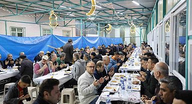 Vali Çağatay, mahalle iftarında vatandaşlarla buluştu