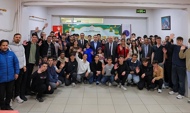 Vali Eldivan, Bayburt Fen Lisesi öğrencileriyle iftarda buluştu