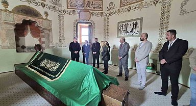 Vali Erdinç Yılmaz Seyitgazi'de tarihi mekanları yerinde inceledi