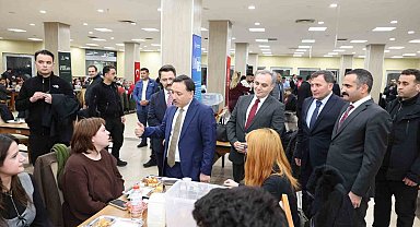 Vali Gökmen Çiçek, ERÜ öğrencileri ile iftar yaptı