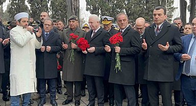 Vali Gül: "İmkansızlıklar içinde yazdığınız destan tarihin akışını değiştirdiği kahramanlık abidesidir"