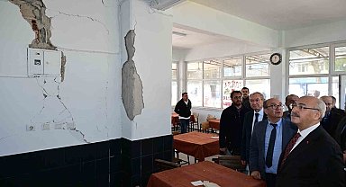 Vali Köşger, 5.1'lik depremin merkez üssü Buldan'da incelemelerde bulundu