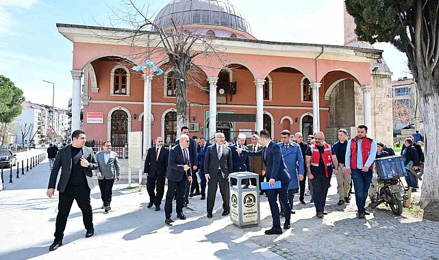 Vali Köşger, Kayalık Camisinde incelemelerde bulundu