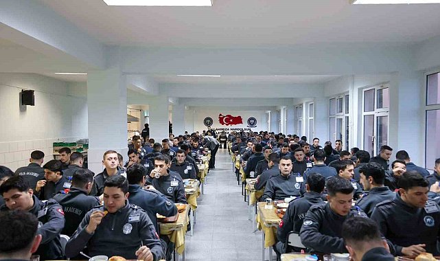 Vali Sözer, polis adaylarıyla iftarda buluştu