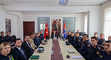 Vali Sözer'den Jandarma'ya ziyaret