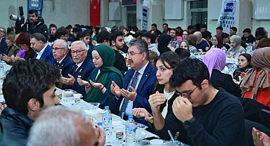 Vali Yılmaz, iftar sofrasında öğrenciler ve gazilerle buluştu