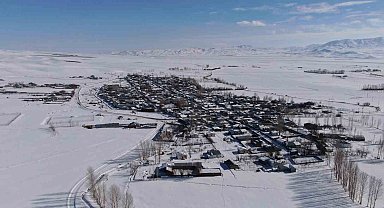 Van'da karla gelen güzellik: Yerleşim yerleri beyaz gelinliğini giydi