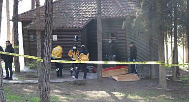 Yaşlı adam parkın lavabosunda ölü olarak bulundu