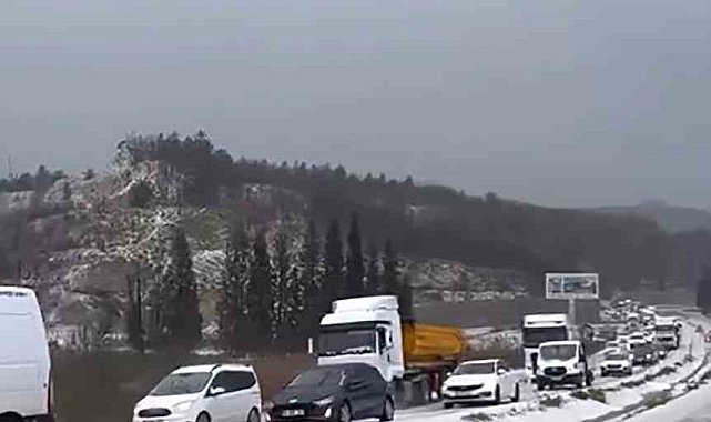 Yatağan-Milas kara yolu dolu yağışı sonrası beyaza büründü