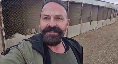 Yavru kangal gönlünü Sibirya kurduna kaptırdı