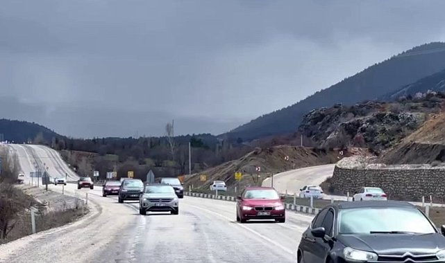 Yeni Konya Antalya kara yolunda bayram dönüşü yoğunluğu