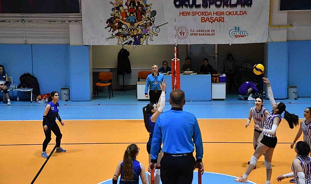 Yıldız Kızlar Voleybol Kulüp Müsabakaları sona erdi