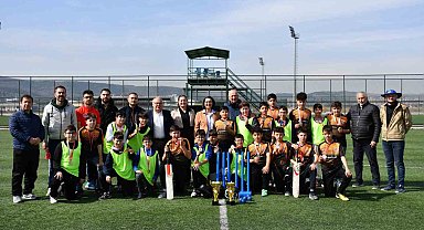 Yıldızlar kriket sahasında parladı