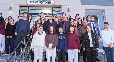 Yılmaz, gençlerle iftar sofrasında buluştu