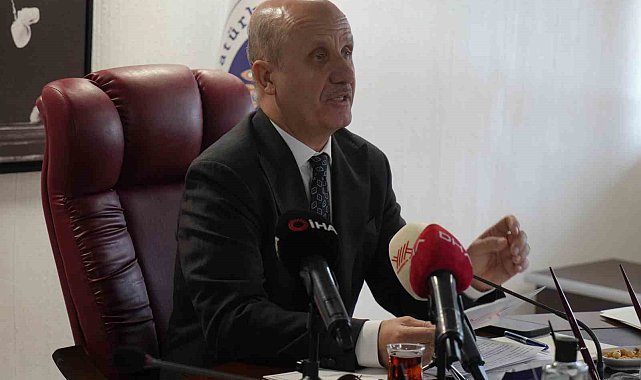 YÖK Başkan Prof. Dr. Erol Özvar, "Lisans eğitiminin üç yıla indirilmesiyle alakalı daha somut adımlar atabileceğimize inanmaktayım"