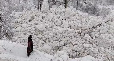 Yüksekova'da aynı bölgede ikinci çığ