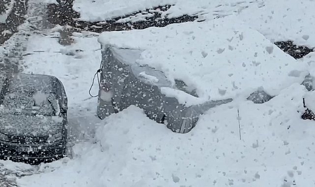 Yüksekova'ya kış geri geldi