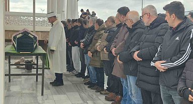 Yüz gerdirme ameliyatı sonrası hayatını kaybeden Sibel Yiyin, son yolculuğuna uğurlandı