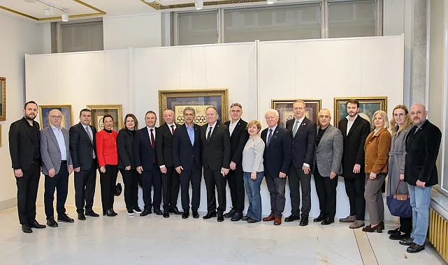 'Zer-i Nab' tezhip sergisi Bursa'da ziyarete açıldı