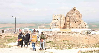 Zerzevan Kalesi yağışlı havaya rağmen bayramda 13 bin kişi ağırladı
