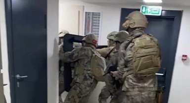 15 yıl hapis cezasıyla aranıyordu: Sahte avukat kimlikleriyle yakalandı