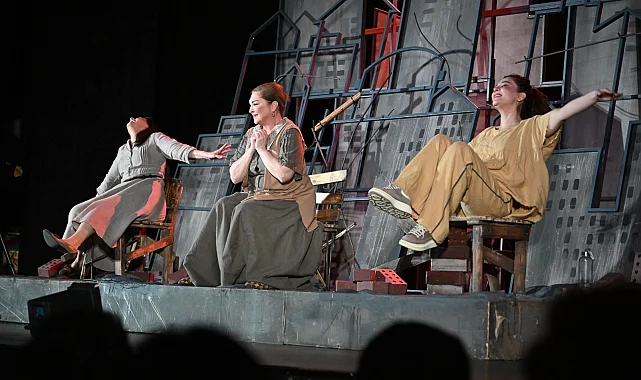 2. Uluslararası Mesir Tiyatro Festivali'nde duygu dolu performans