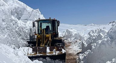 2443 rakımda kar mesaisi