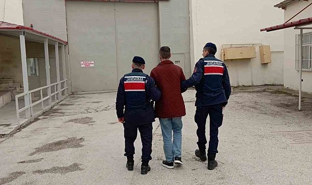 3 farklı suçtan 8 yıl 5 ay hapis cezası bulunan şahıs yakalandı