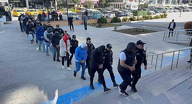 300 milyon liralık yasa dışı bahis çetesi zanlısı 13 kişi adliyeye sevk edildi