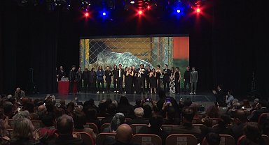 32 sanatçı, sokak hayvanları için tek bir şarkıda buluştu