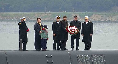 'TCG Dumlupınar' denizaltısında şehit olan 81 denizci için anma töreni düzenlendi