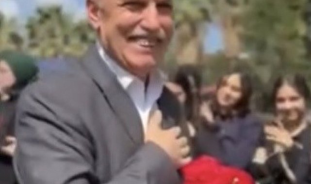 40 yıllık Arapça öğretmeni ilahilerle emekliliğe uğurlandı