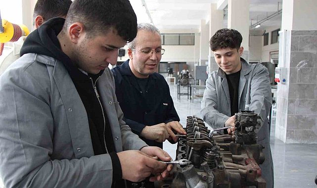 45 yaşında polislikten ayrılıp öğretmen oldu, emekliliğini 20 yıl uzattı