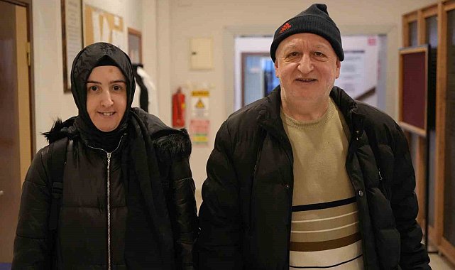 56 yaşında okuma-yazma öğrenen baba ile kızının azmi