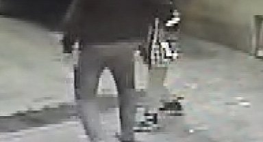 9 yaşındaki çocuğu darp eden şahıs kamerada