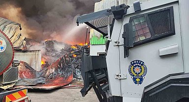 Adana Valisi Yavuz: "Yangın 5 iş yerine sirayet etti ancak çevrelendi"