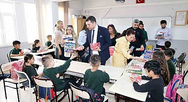 Adana'da çocuklar unutulmadı