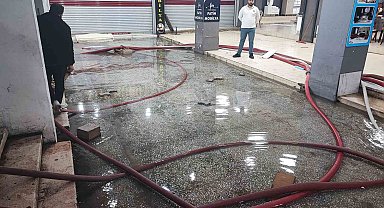 Adana'da iş hanını 27 yıldır su basıyor