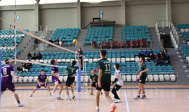 Afyonkarahisar GSB Yurtları YURTLİG Voleybol'da Ege Grup Şampiyonu oldu