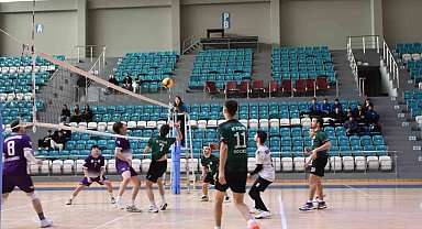 Afyonkarahisar GSB Yurtları YURTLİG Voleybol'da Ege Grup Şampiyonu oldu