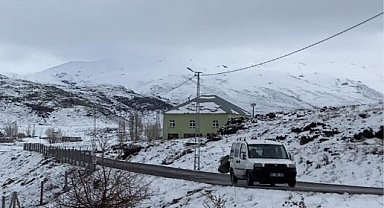 Ağrı'da Nisan ayında kar sürprizi
