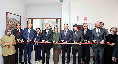 AİÇÜ'de zebra balığı translasyonel tıp araştırma laboratuvarı açıldı