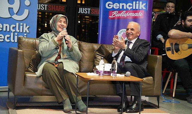 AK Parti Genel Merkez Kadın Kollar Başkanı Ercan, Ümraniye'de gençlerle buluştu