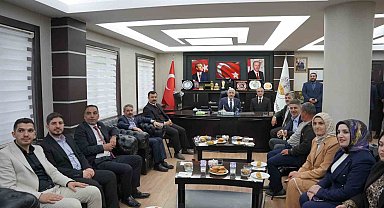 AK Parti heyeti Başkan Hallaç ile bir araya geldi