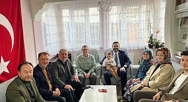 AK Parti heyetinden şehit ailesine ziyaret