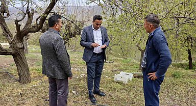 Akçadağ Belediye Başkanı Ulutaş, doludan etkilenen üreticileri ziyaret etti