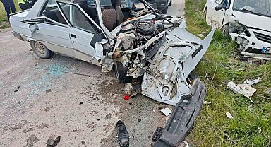 Aksaray'da 2 otomobil çarpıştı: 4 yaralı