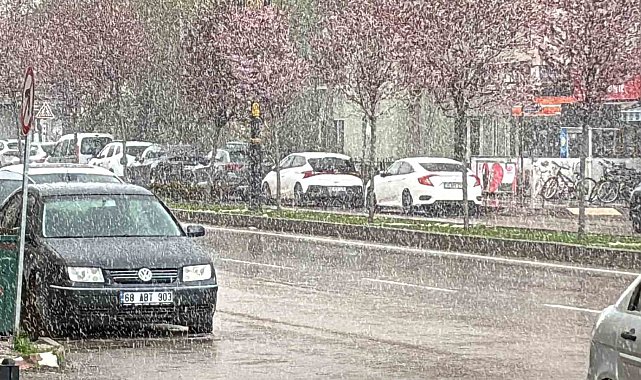 Aksaray'da Nisan ayında kar yağdı